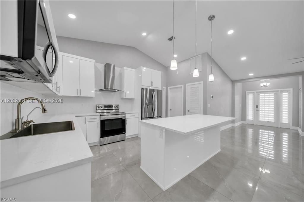 For Sale: $349,000 (3 beds, 2 baths, 1840 Square Feet)