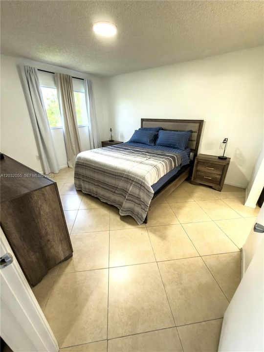 For Sale: $194,500 (2 beds, 1 baths, 1032 Square Feet)