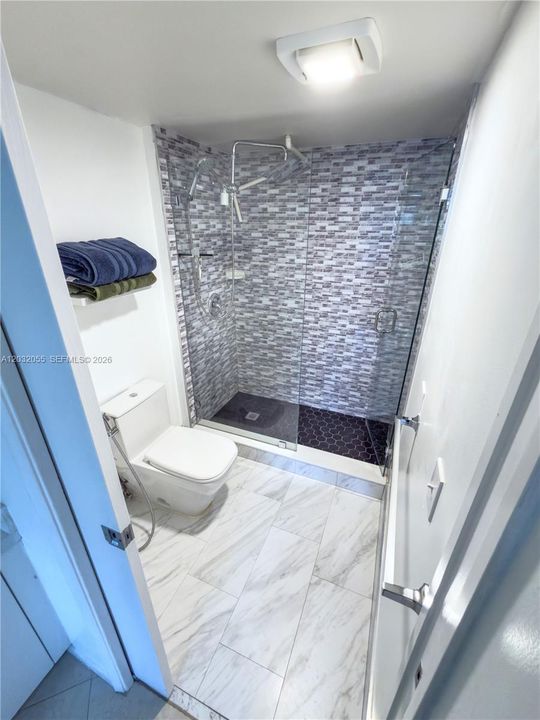 For Sale: $194,500 (2 beds, 1 baths, 1032 Square Feet)