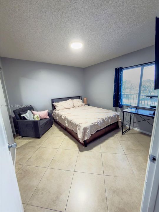 For Sale: $194,500 (2 beds, 1 baths, 1032 Square Feet)