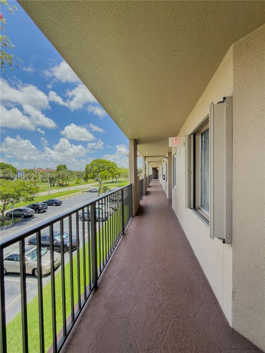 For Sale: $194,500 (2 beds, 1 baths, 1032 Square Feet)