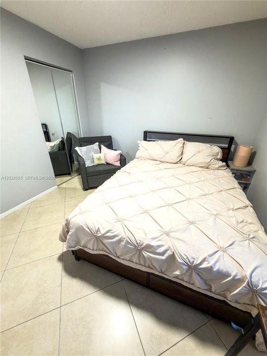 For Sale: $194,500 (2 beds, 1 baths, 1032 Square Feet)