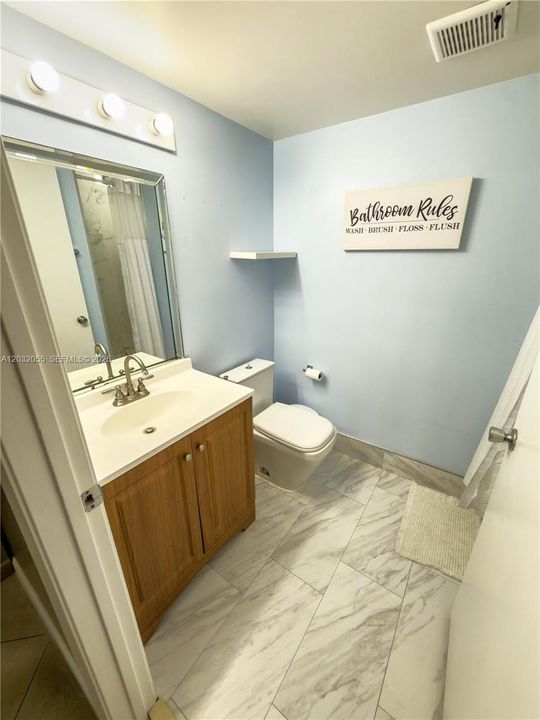 For Sale: $194,500 (2 beds, 1 baths, 1032 Square Feet)