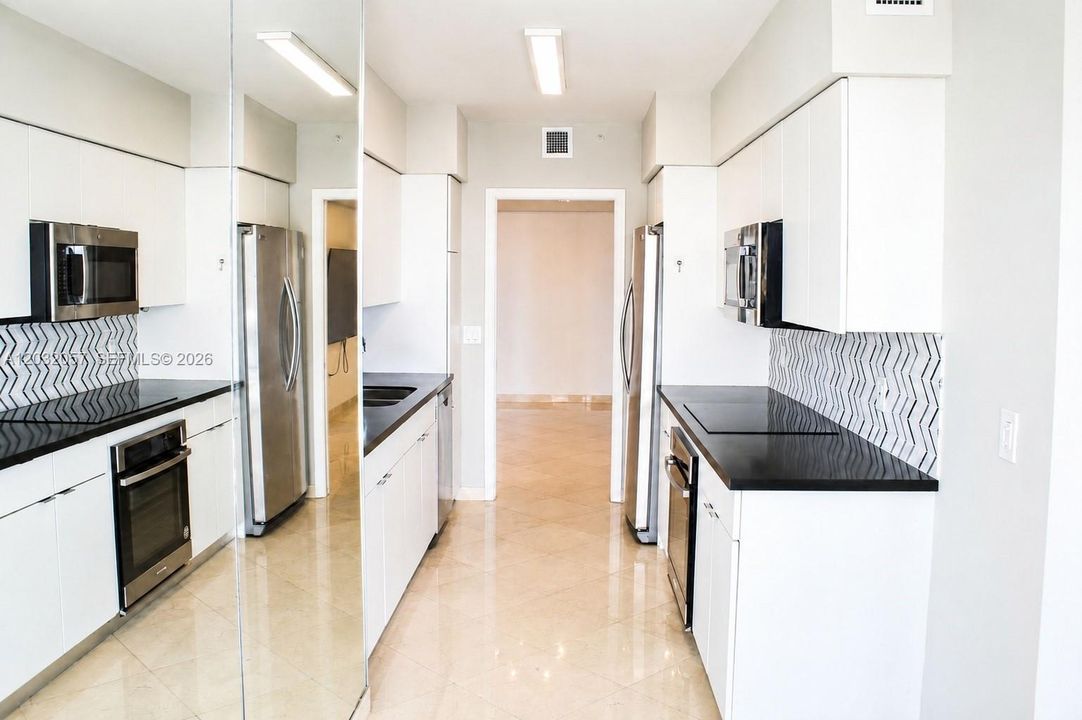 For Sale: $859,500 (2 beds, 2 baths, 1530 Square Feet)