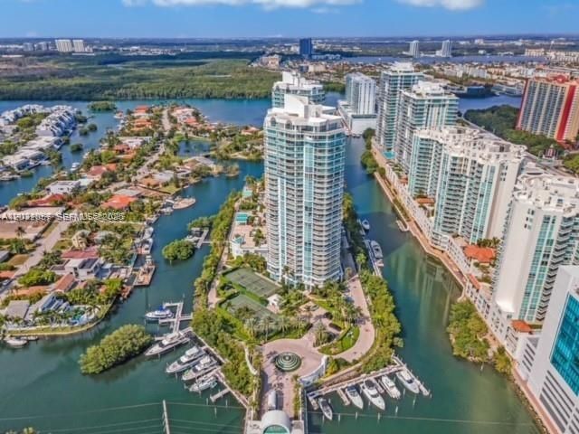 For Sale: $859,500 (2 beds, 2 baths, 1530 Square Feet)