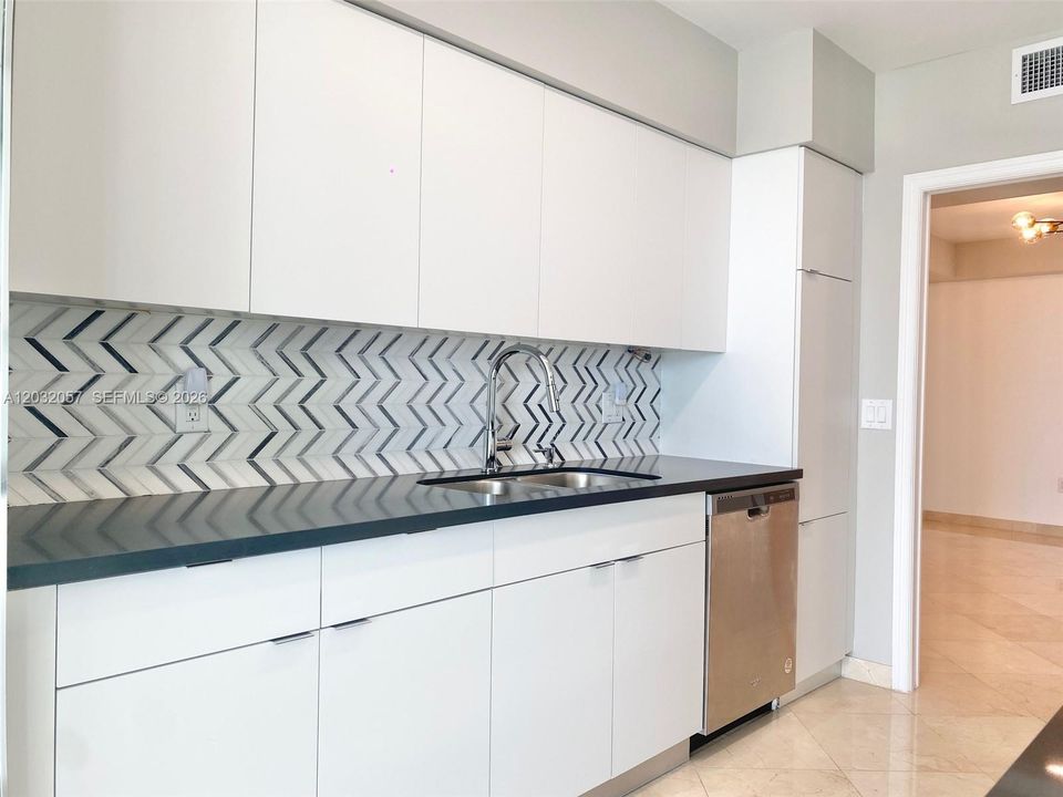For Sale: $859,500 (2 beds, 2 baths, 1530 Square Feet)