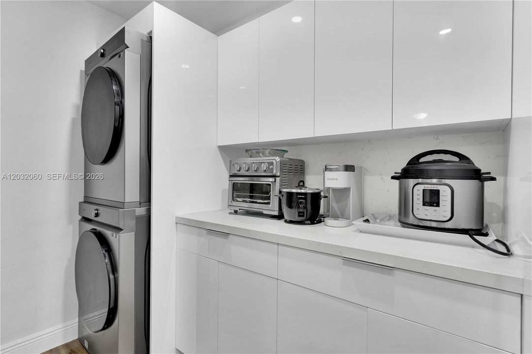 For Rent: $3,500 (3 beds, 1 baths, 1406 Square Feet)