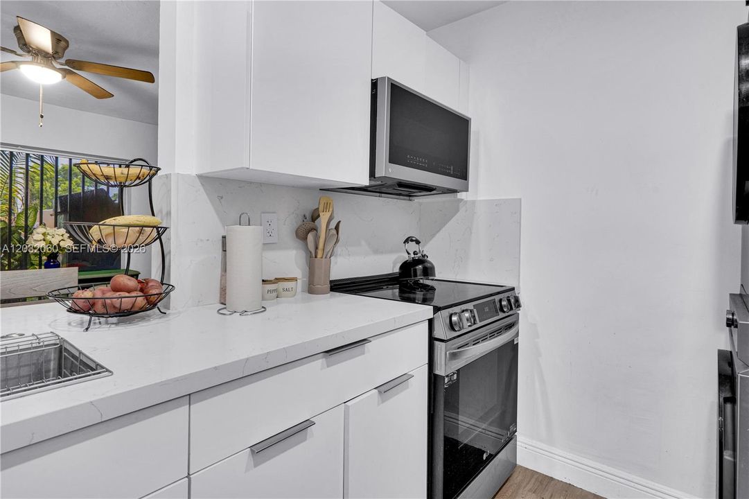 For Rent: $3,500 (3 beds, 1 baths, 1406 Square Feet)