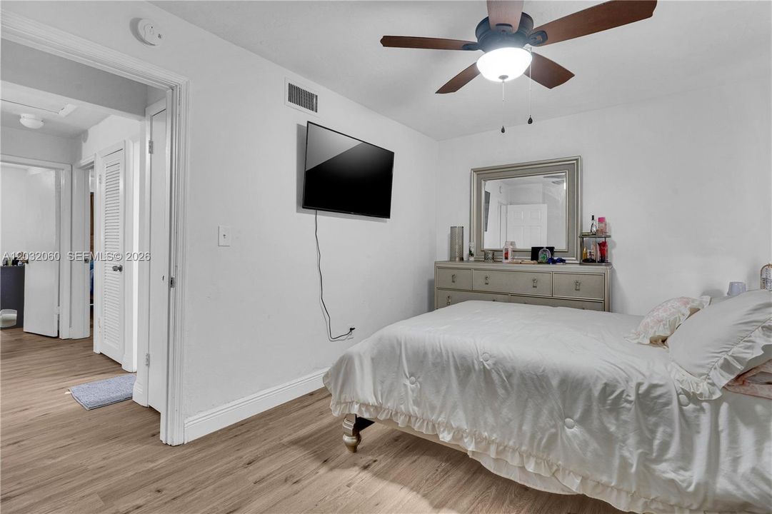 For Rent: $3,500 (3 beds, 1 baths, 1406 Square Feet)