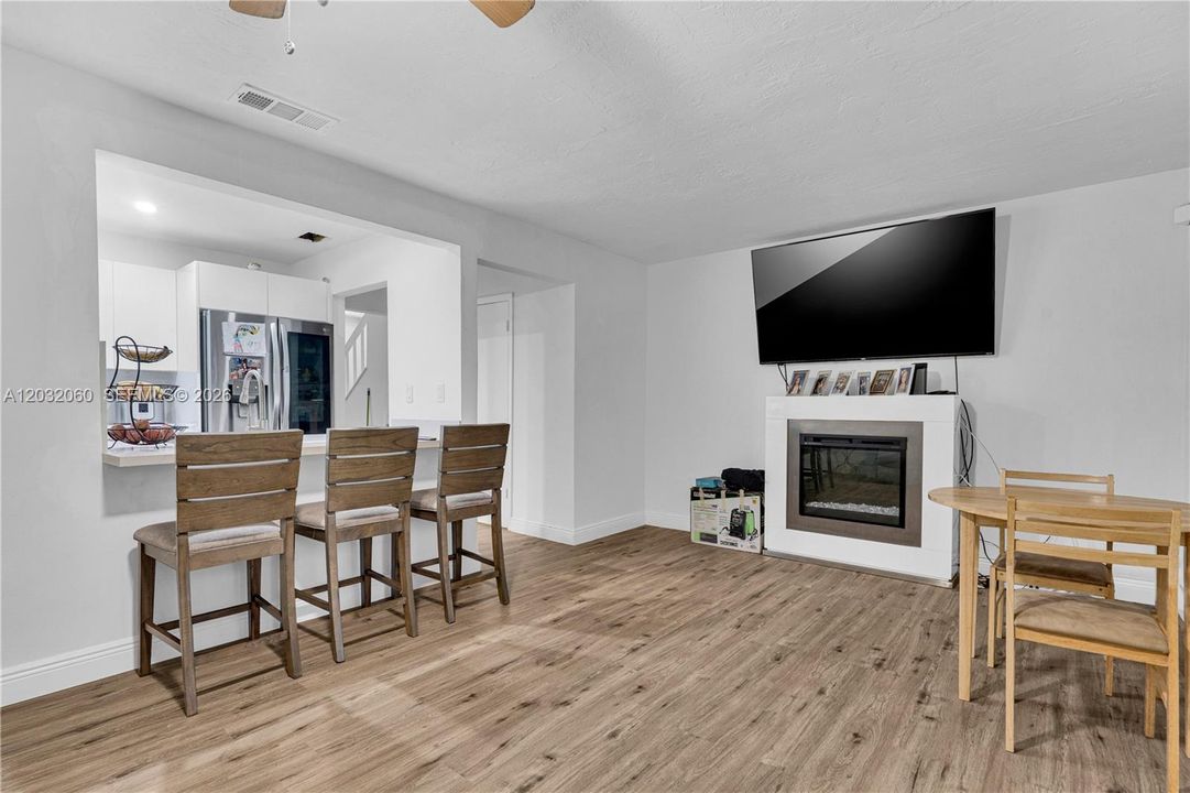 For Rent: $3,500 (3 beds, 1 baths, 1406 Square Feet)