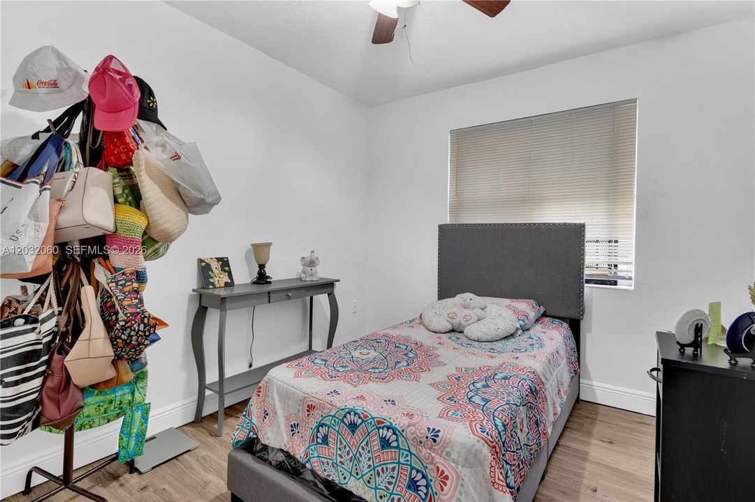 For Rent: $3,500 (3 beds, 1 baths, 1406 Square Feet)