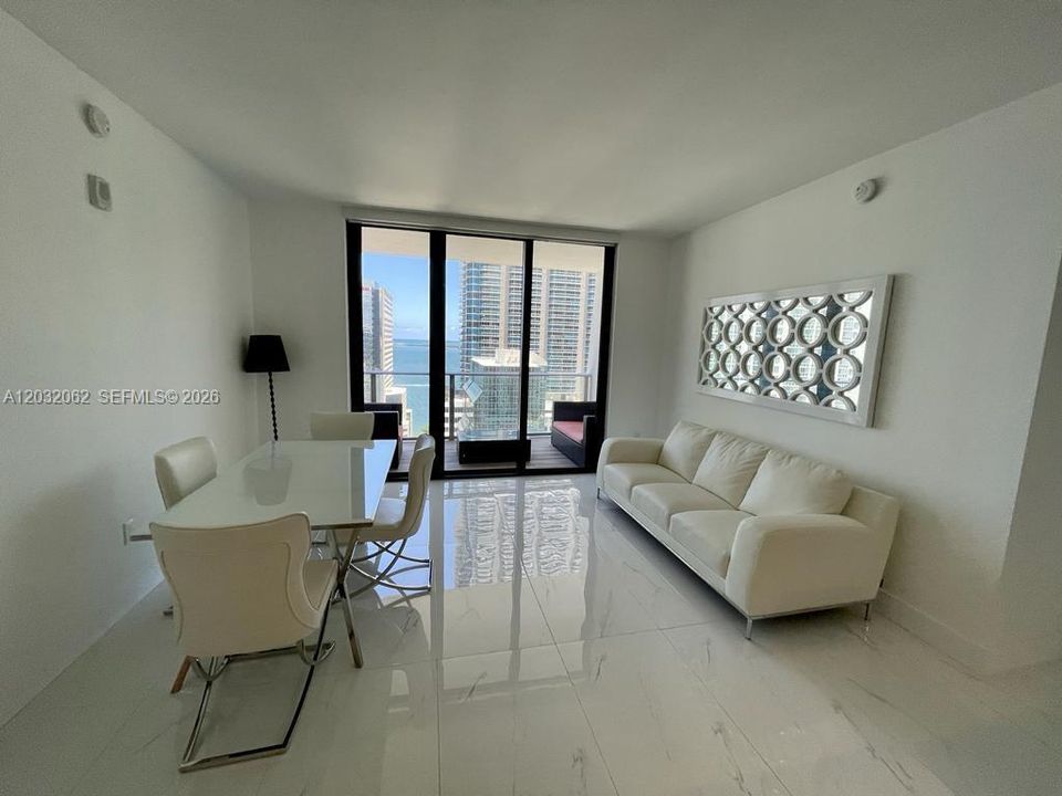 For Rent: $7,100 (2 beds, 3 baths, 1325 Square Feet)