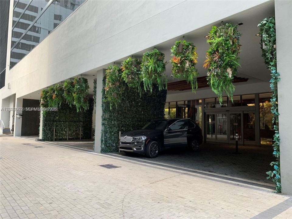 For Rent: $7,100 (2 beds, 3 baths, 1325 Square Feet)