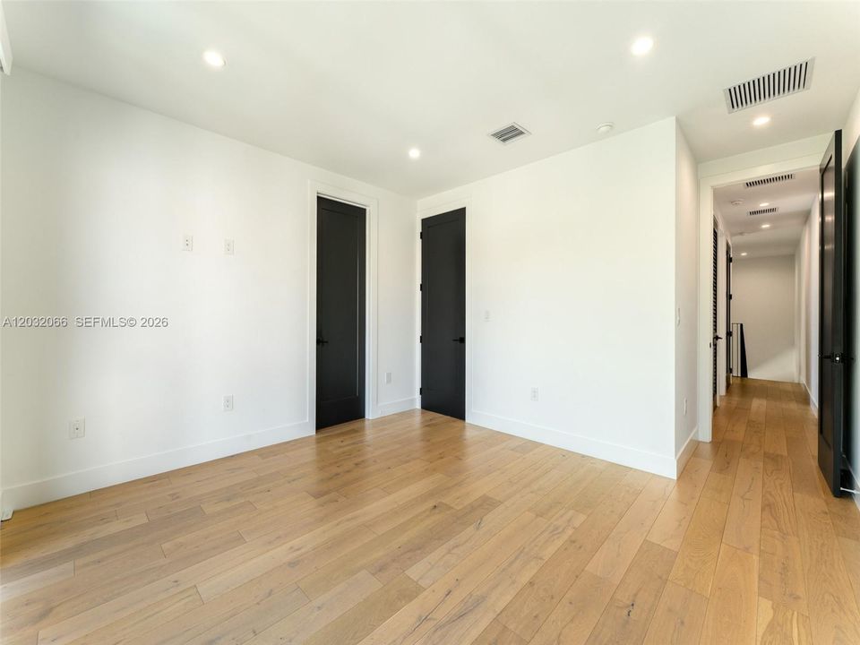 For Sale: $1,290,000 (3 beds, 2 baths, 1656 Square Feet)