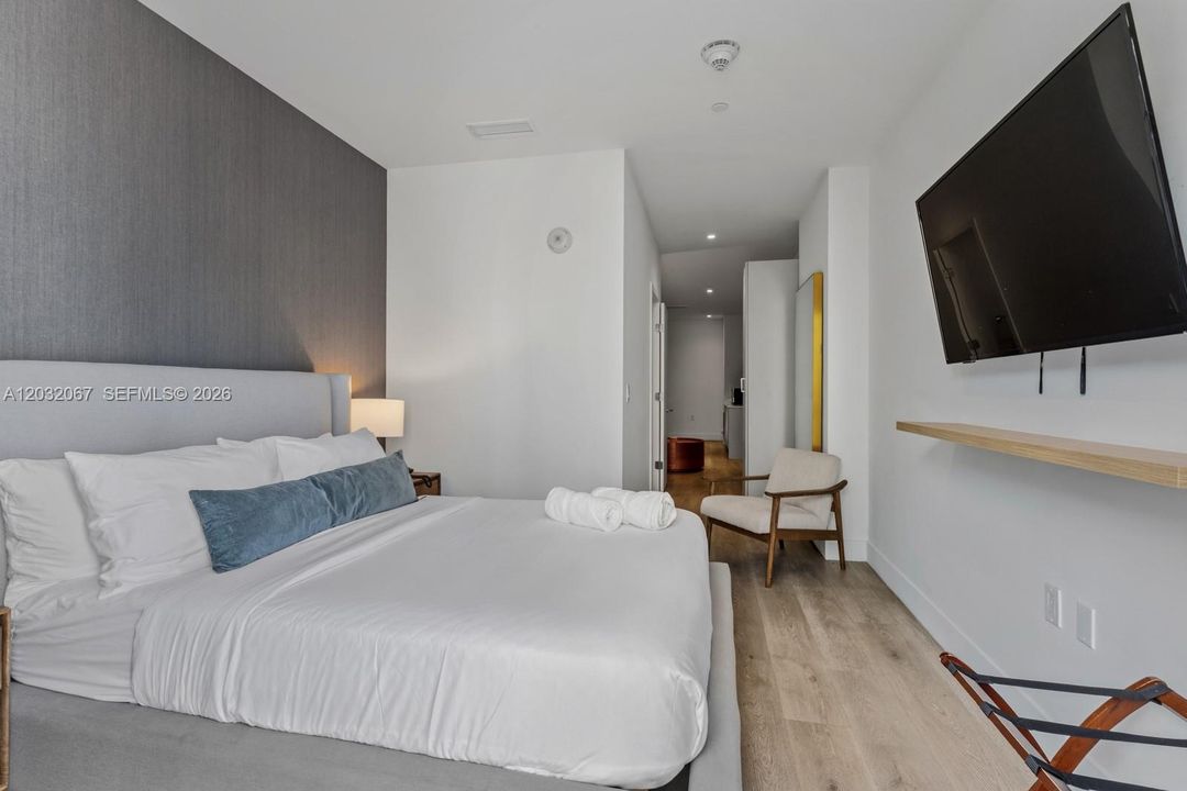 For Sale: $500,000 (0 beds, 1 baths, 220 Square Feet)