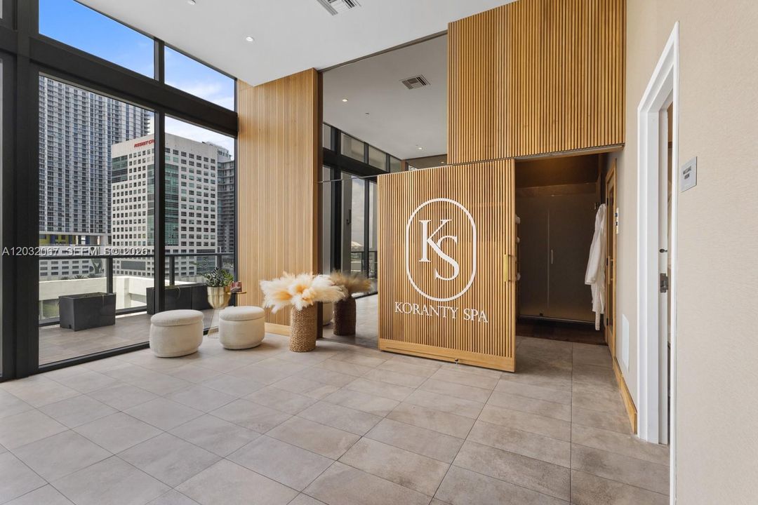 For Sale: $500,000 (0 beds, 1 baths, 220 Square Feet)