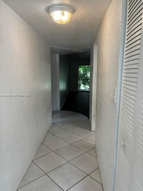 For Rent: $2,000 (2 beds, 2 baths, 949 Square Feet)