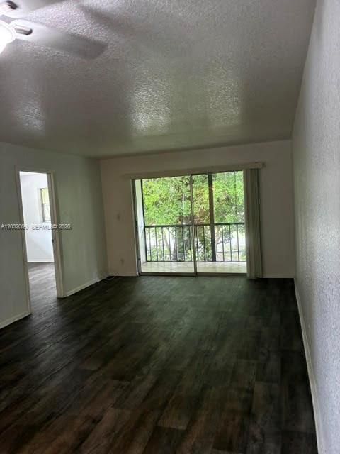 For Rent: $2,000 (2 beds, 2 baths, 949 Square Feet)