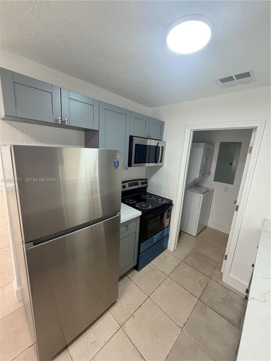 For Rent: $2,800 (3 beds, 2 baths, 1014 Square Feet)