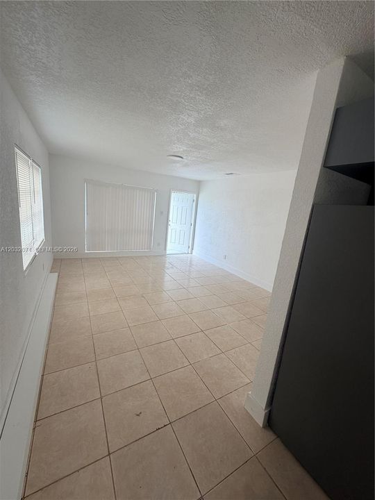 For Rent: $2,800 (3 beds, 2 baths, 1014 Square Feet)