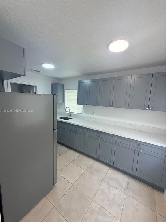 For Rent: $2,800 (3 beds, 2 baths, 1014 Square Feet)