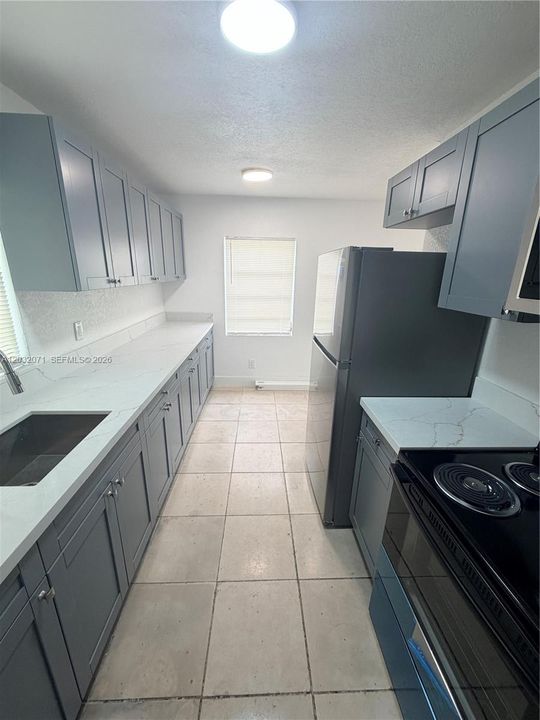 For Rent: $2,800 (3 beds, 2 baths, 1014 Square Feet)