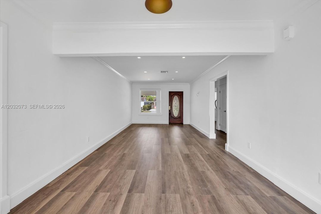В аренду: $3,350 (2 спален, 1 ванн, 925 Квадратных фут)