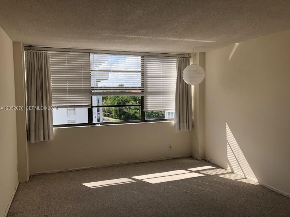 For Rent: $4,200 (2 beds, 2 baths, 1335 Square Feet)