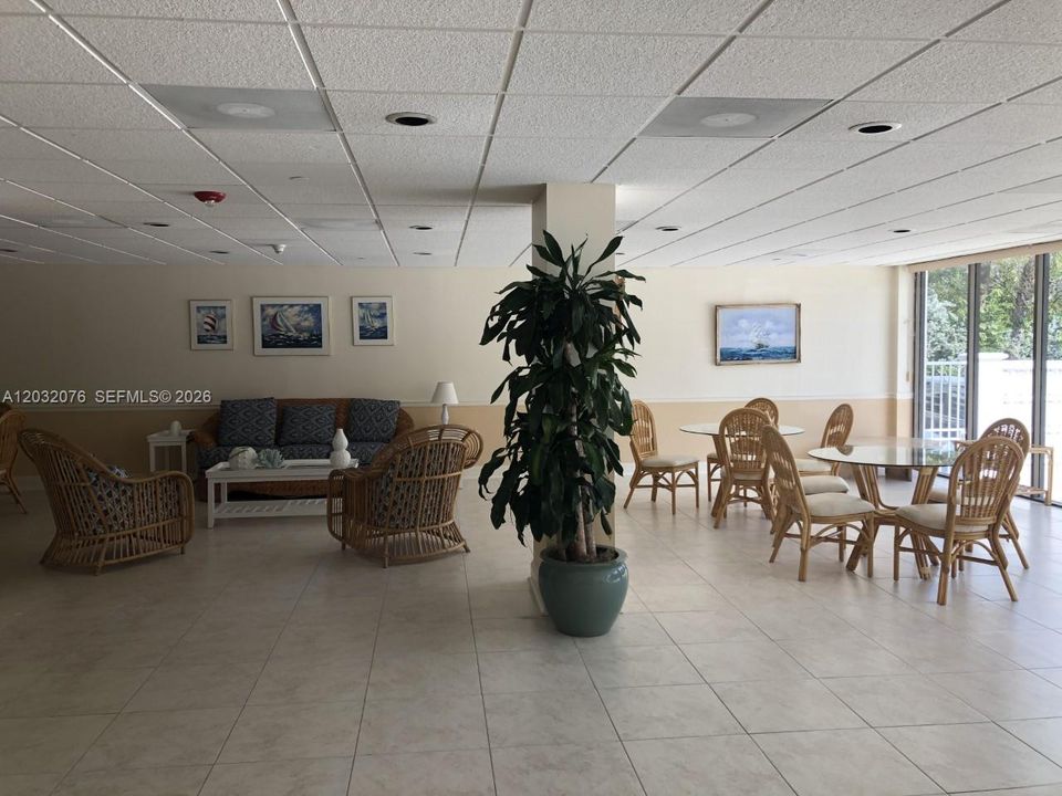 For Rent: $4,200 (2 beds, 2 baths, 1335 Square Feet)