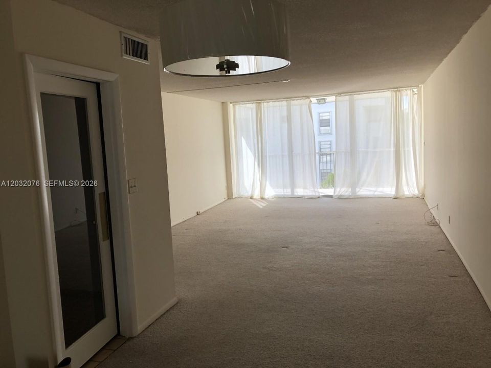 For Rent: $4,200 (2 beds, 2 baths, 1335 Square Feet)