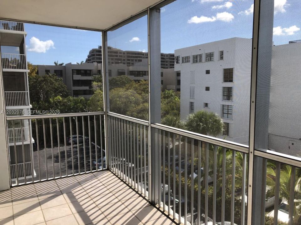 For Rent: $4,200 (2 beds, 2 baths, 1335 Square Feet)