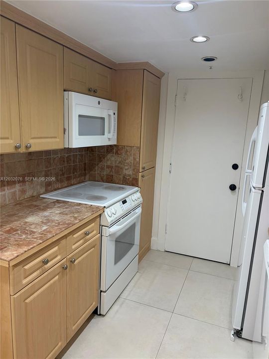 For Rent: $4,200 (2 beds, 2 baths, 1335 Square Feet)