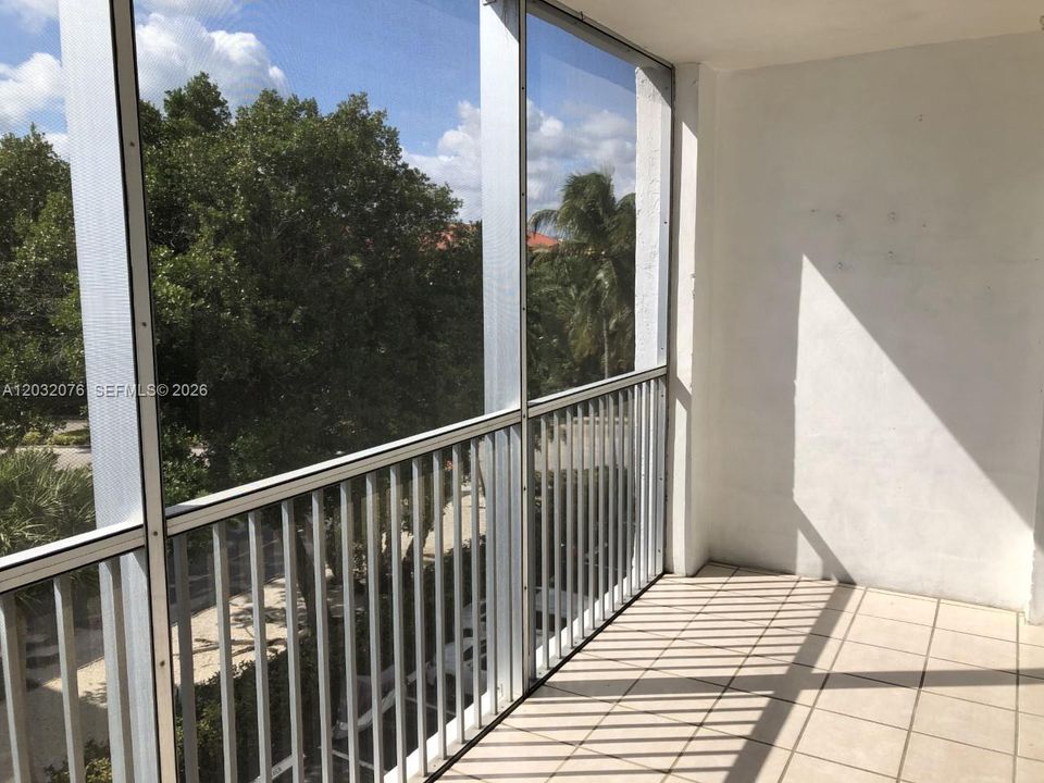 For Rent: $4,200 (2 beds, 2 baths, 1335 Square Feet)