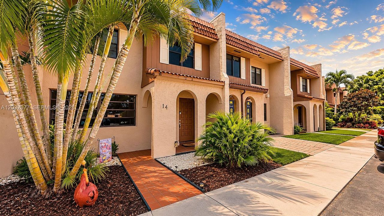 For Rent: $2,850 (3 beds, 2 baths, 1590 Square Feet)