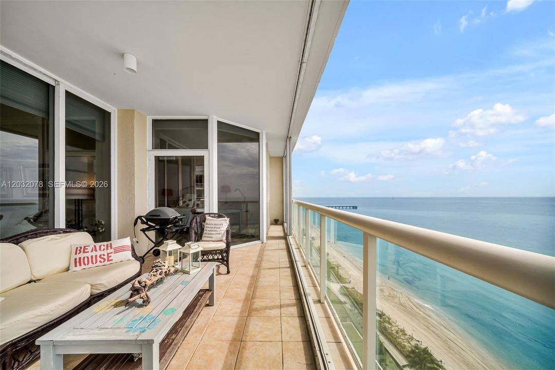 For Rent: $8,900 (3 beds, 3 baths, 2291 Square Feet)