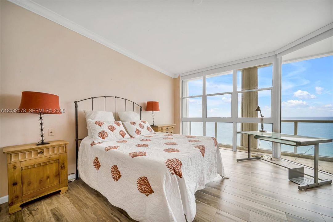 For Rent: $8,900 (3 beds, 3 baths, 2291 Square Feet)