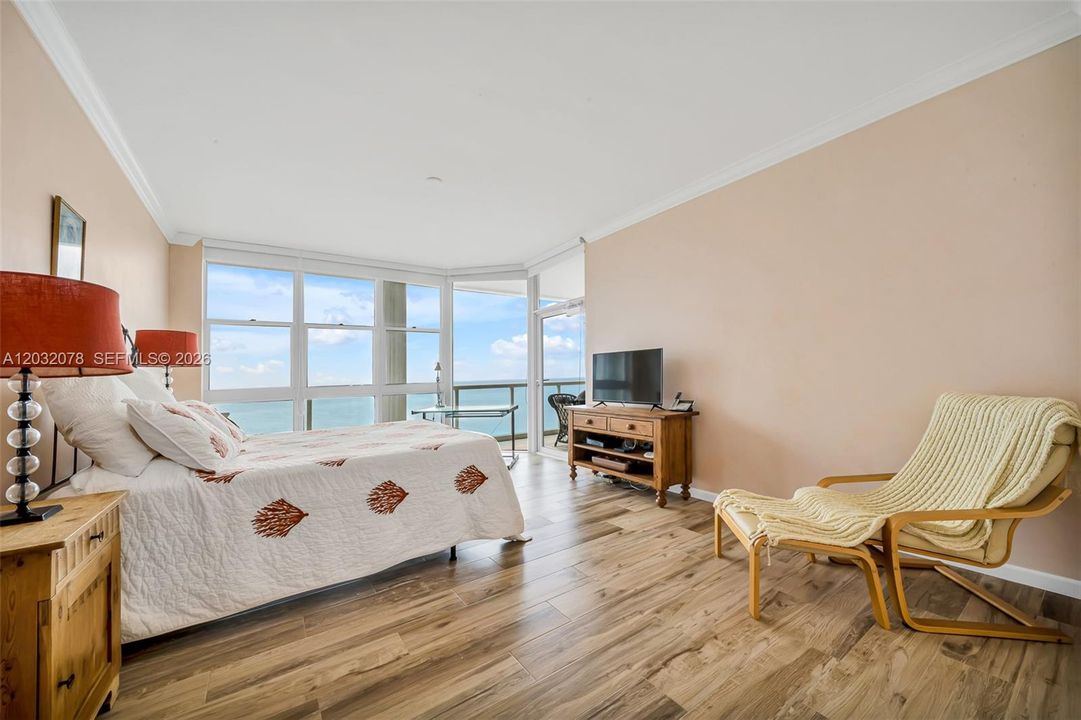 For Rent: $8,900 (3 beds, 3 baths, 2291 Square Feet)