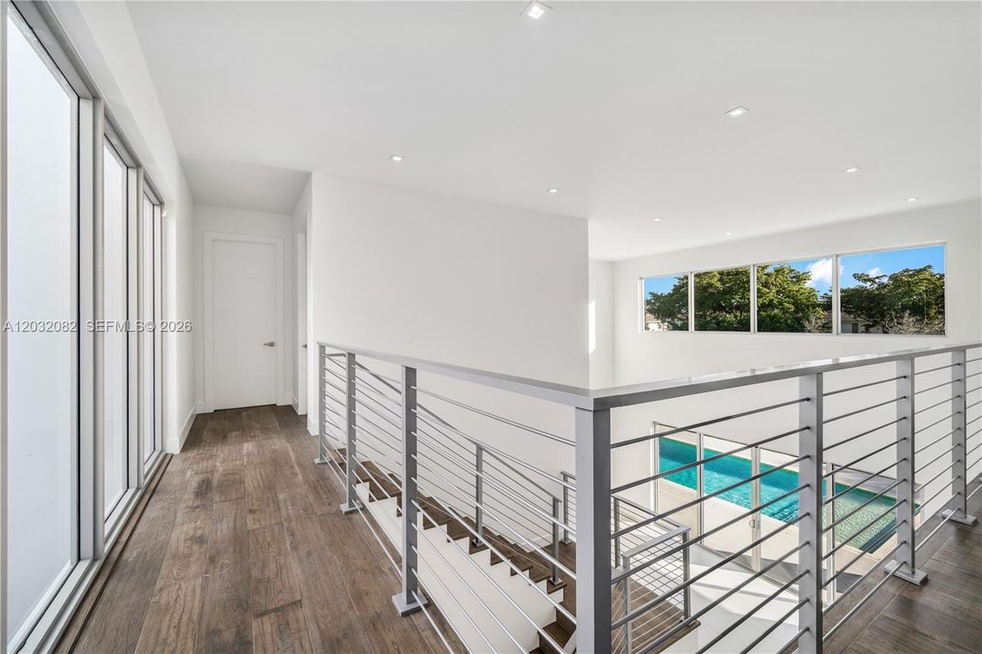 For Sale: $2,550,000 (5 beds, 5 baths, 3810 Square Feet)