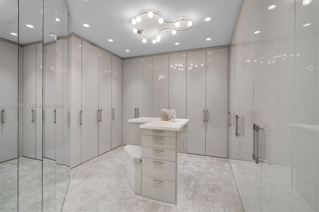 For Sale: $12,750,000 (4 beds, 5 baths, 6974 Square Feet)