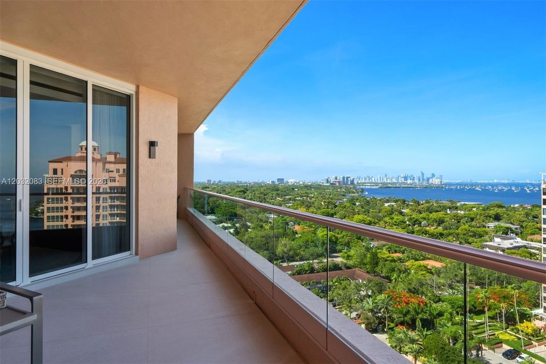 For Sale: $12,750,000 (4 beds, 5 baths, 6974 Square Feet)