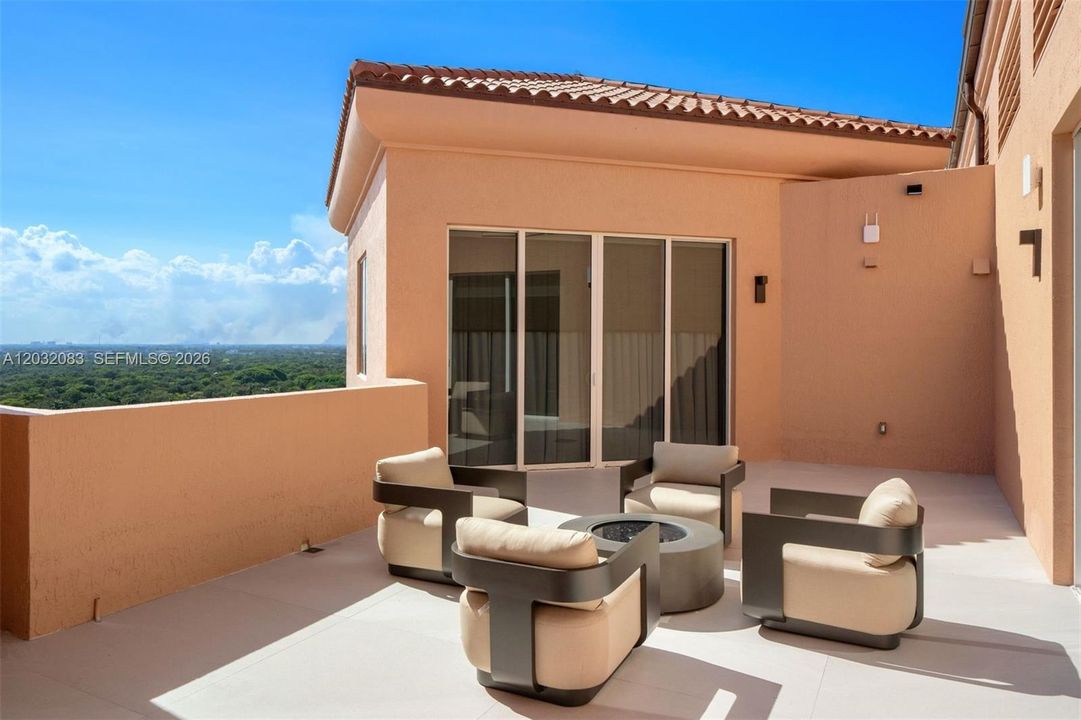 For Sale: $12,750,000 (4 beds, 5 baths, 6974 Square Feet)