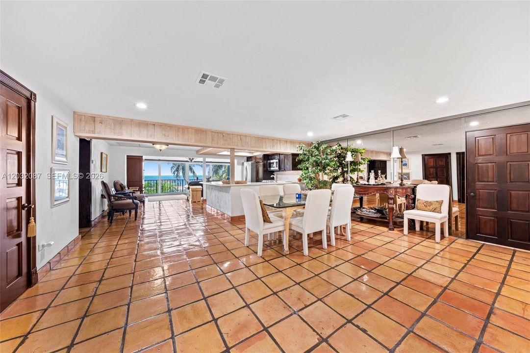 На продажу: $6,999,000 (4 спален, 4 ванн, 2797 Квадратных фут)