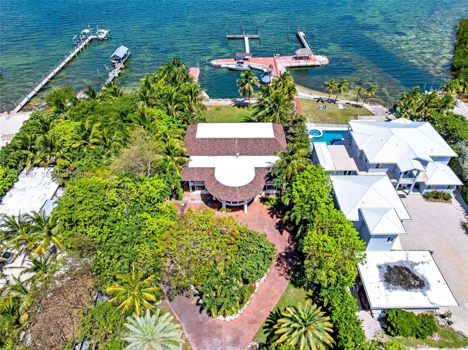 На продажу: $6,999,000 (4 спален, 4 ванн, 2797 Квадратных фут)