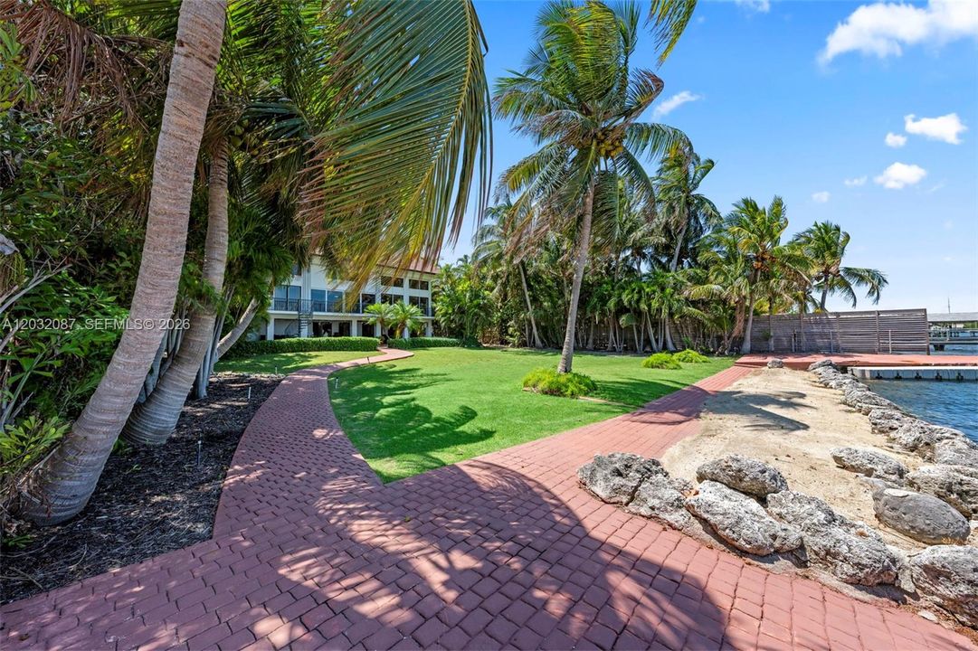На продажу: $6,999,000 (4 спален, 4 ванн, 2797 Квадратных фут)