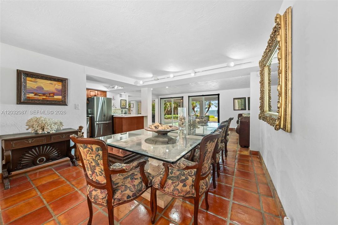 На продажу: $6,999,000 (4 спален, 4 ванн, 2797 Квадратных фут)