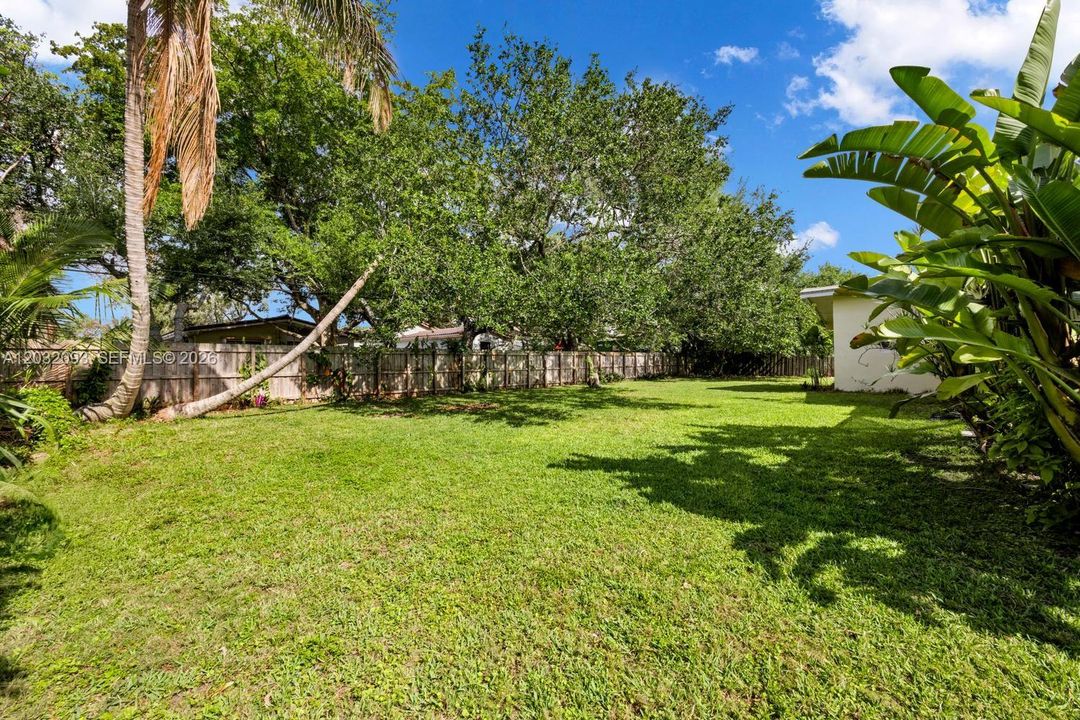 Active With Contract: $5,000 (3 beds, 2 baths, 1459 Square Feet)