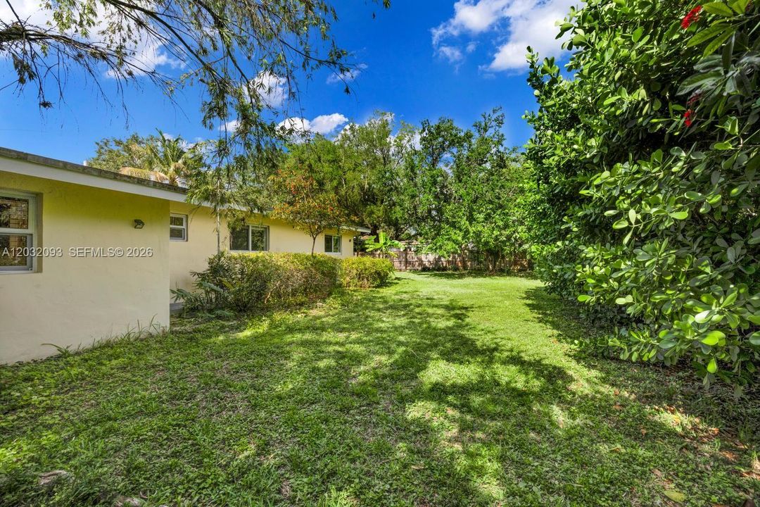 Active With Contract: $5,000 (3 beds, 2 baths, 1459 Square Feet)
