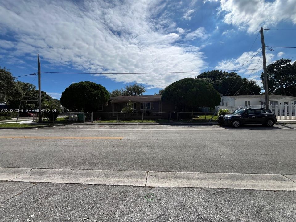 En Venta: $600,000 (0 camas, 0 baños, 1860 Pies cuadrados)