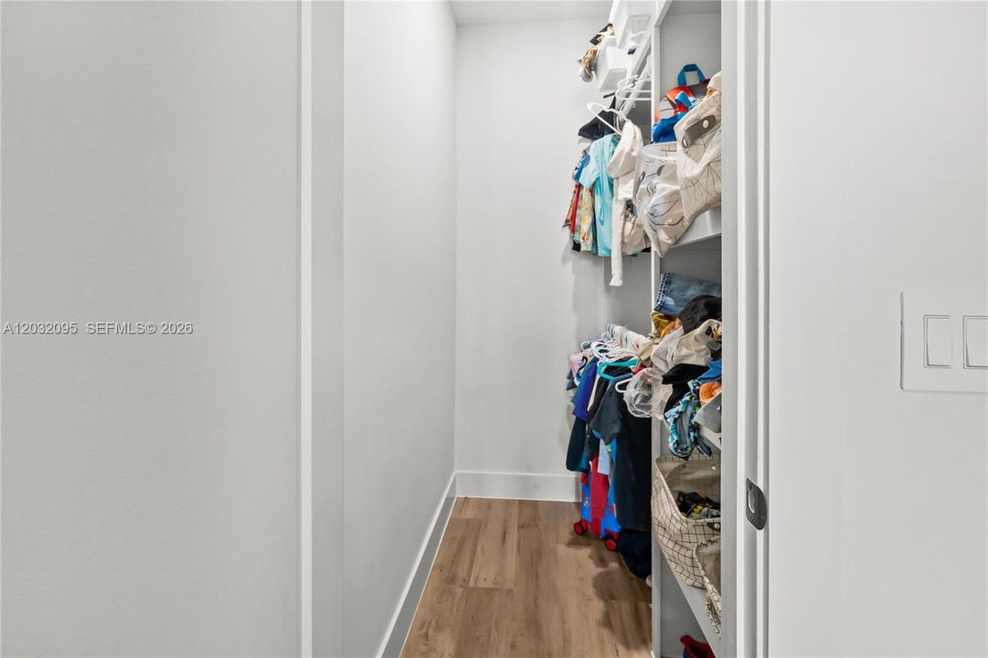 На продажу: $1,299,999 (5 спален, 3 ванн, 0 Квадратных фут)