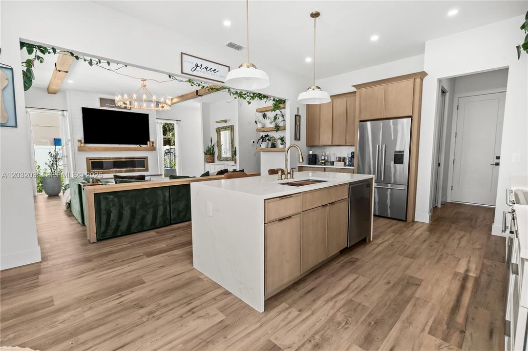 На продажу: $1,299,999 (5 спален, 3 ванн, 0 Квадратных фут)